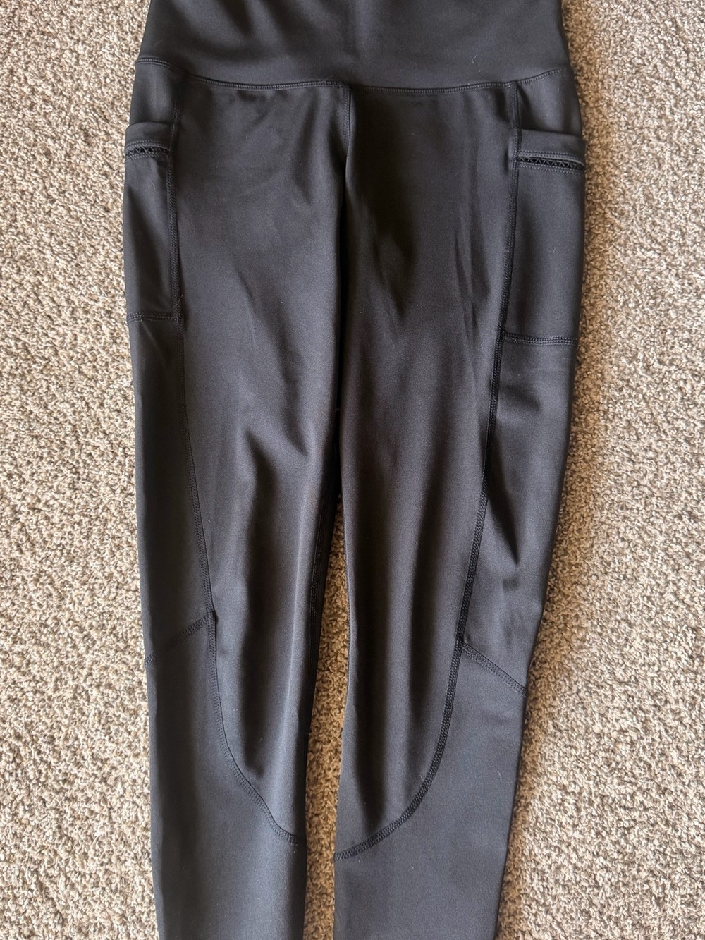 High-Waist Black Leggings with Side Pockets